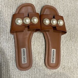 Steve Madden Brown Leather Pearl Slides